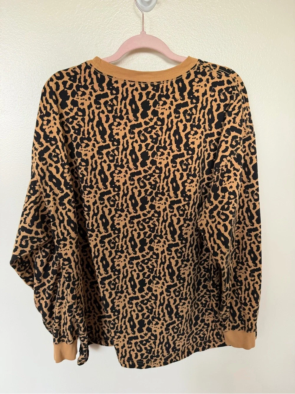 NIKE Loose Fit Long Sleeve Tee in Leopard Print